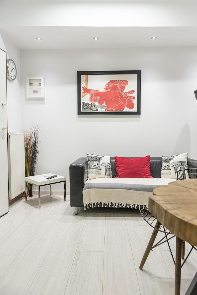 Acropolis Cozy Studio By Livin Urbban Афины Экстерьер фото